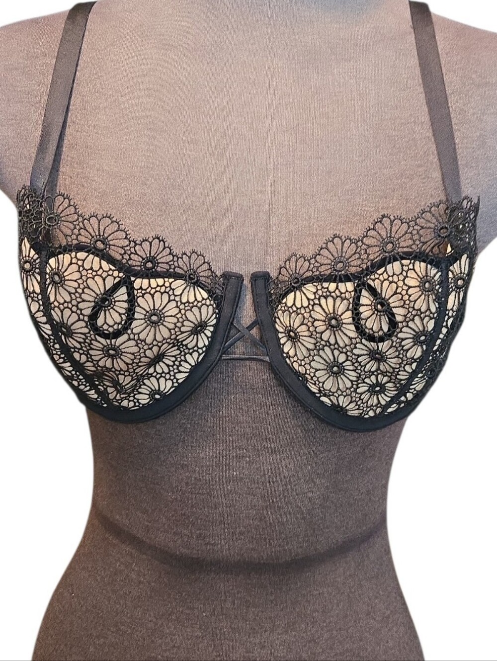 EC Victoria Secret "Very Sexy" Bra With Black Lace And Nude Back Ground